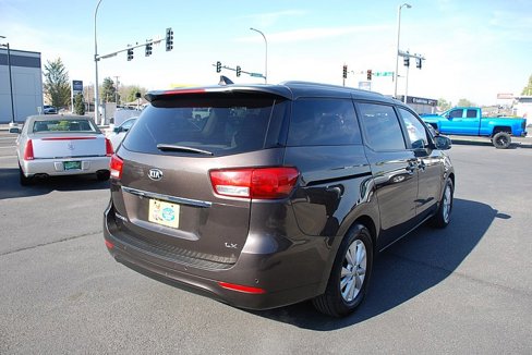 Used 2016 Kia Sedona LX w/ LX Convenience Package image 5