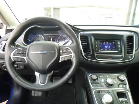 Used 2015 Chrysler 200 Limited image 10