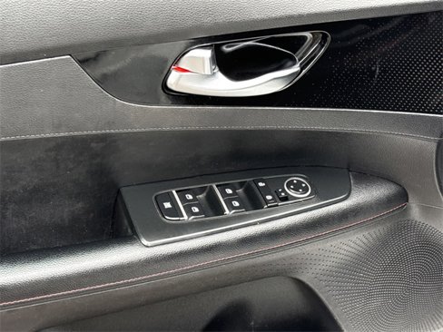 Used 2021 Kia Forte GT image 11