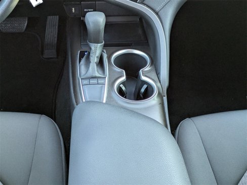 Used 2022 Toyota Camry LE image 18