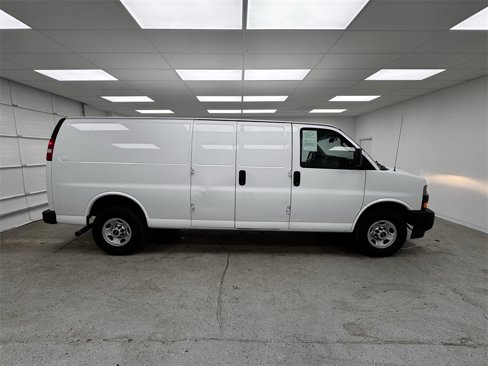 Used 2018 GMC Savana 2500 Extended w/ Driver Convenience Package image 4