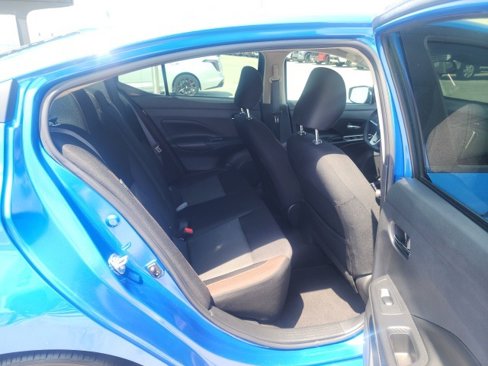 Used 2022 Nissan Versa SR image 22
