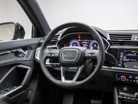 New 2025 Audi Q3 2.0T Premium image 15