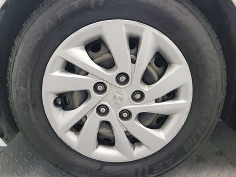Used 2019 Hyundai Elantra SE w/ Cargo Package image 31