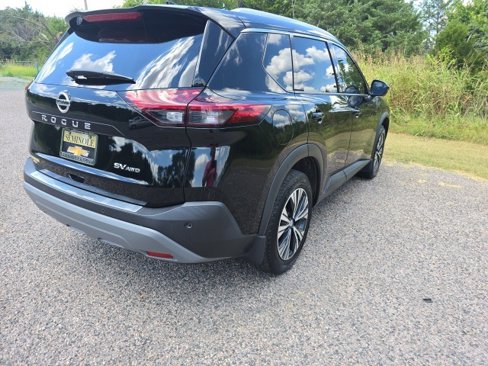 Used 2021 Nissan Rogue SV w/ Premium Package image 5