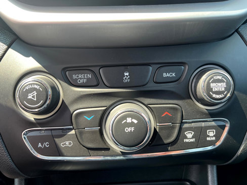 Used 2014 Jeep Cherokee Latitude w/ Cold Weather Group image 27