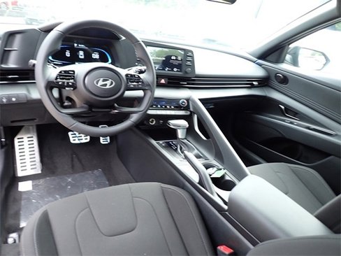 New 2025 Hyundai Elantra Sport image 13