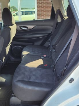 Used 2015 Nissan Rogue SV image 24