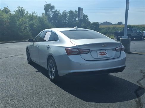 Used 2022 Chevrolet Malibu LT image 2