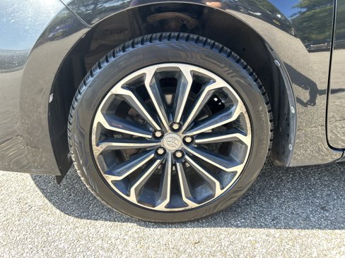 Used 2015 Toyota Corolla S image 12