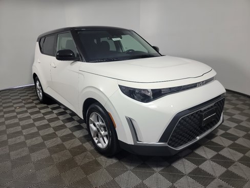 Certified 2023 Kia Soul S image 1