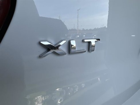 Used 2016 Ford Explorer XLT w/ Equipment Group 202A image 11
