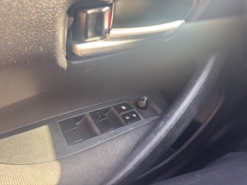 Used 2020 Toyota Corolla LE image 16