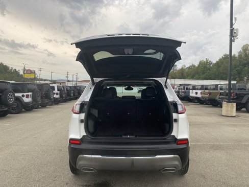 Used 2022 Jeep Cherokee Limited w/ Mopar Interior Package image 13
