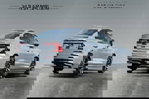 Certified 2025 Volvo S60 B5 Core image 2