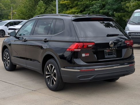 Used 2022 Volkswagen Tiguan S image 4