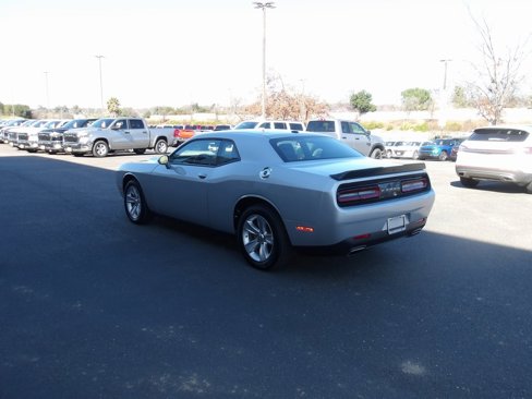 Used 2023 Dodge Challenger SXT image 6