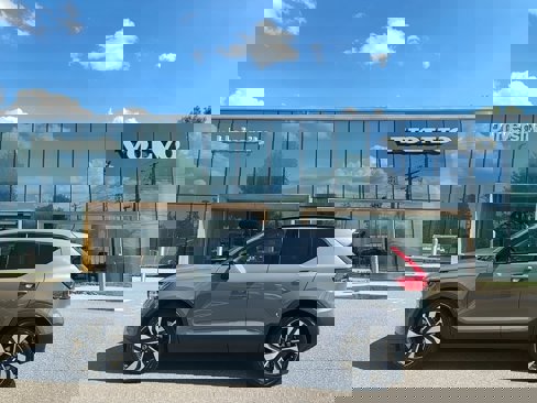 Certified 2023 Volvo XC40 B5 Ultimate w/ Climate Package image 1
