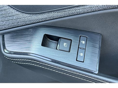 Used 2022 Nissan Rogue SV image 21