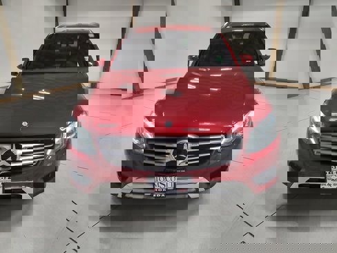 Used 2017 Mercedes-Benz GLC 300 4MATIC image 3