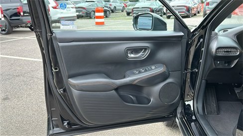 Used 2023 Honda HR-V Sport image 9