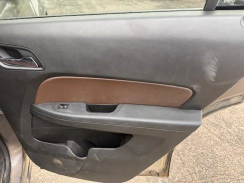 Used 2011 Chevrolet Equinox LT image 12