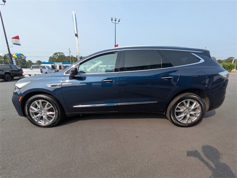 Used 2023 Buick Enclave Premium w/ Experience Buick Package image 7