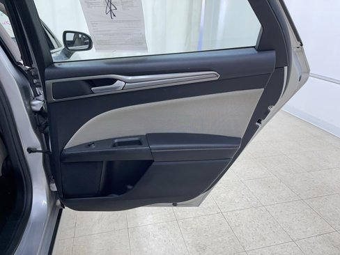 Used 2018 Ford Fusion S image 12