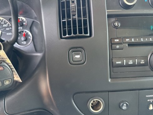 Used 2013 GMC Savana 3500 image 17