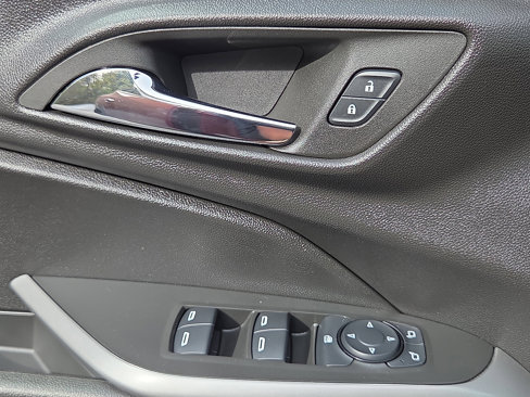 Used 2024 Chevrolet Trax LS w/ LS Convenience Package image 32
