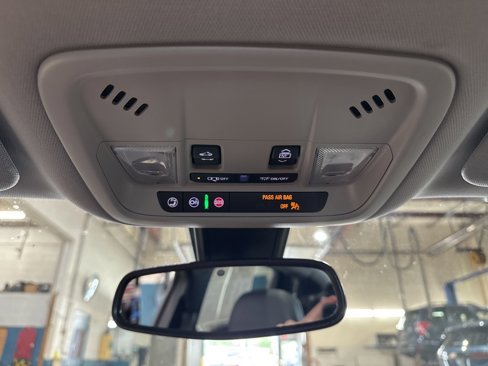 Used 2022 Chevrolet Malibu Premier image 31