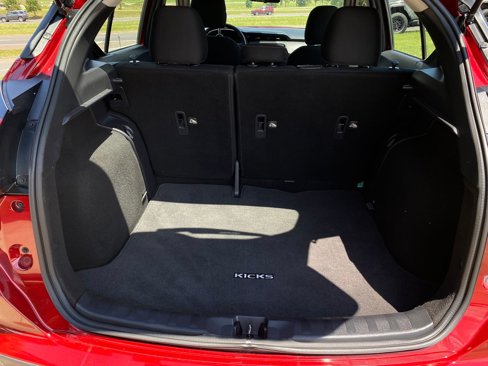 Used 2023 Nissan Kicks SR image 29
