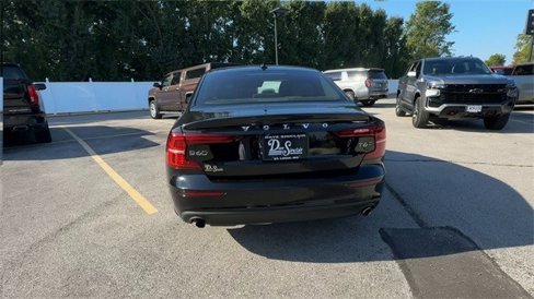 Used 2019 Volvo S60 T6 Momentum w/ Multimedia Package image 9