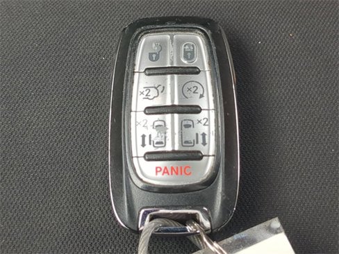 Used 2022 Chrysler Voyager LX image 28