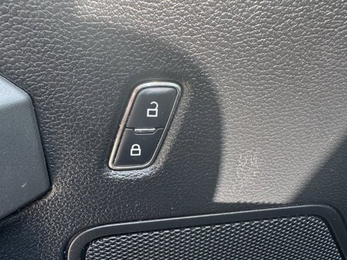 Used 2016 Ford F150 XLT w/ Equipment Group 302A Luxury image 12