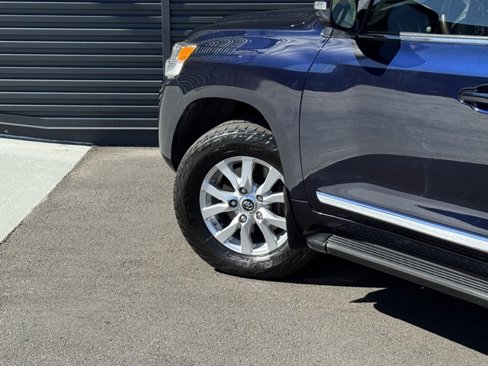 Used 2019 Toyota Land Cruiser image 12