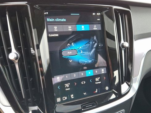 Certified 2025 Volvo S60 B5 Core image 17