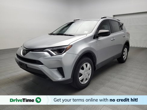 Used 2018 Toyota RAV4 LE image 1