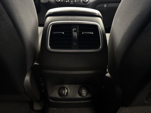 Used 2017 Kia Sorento LX w/ LX Convenience Package image 25