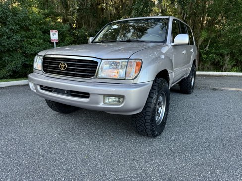 Used 1998 Toyota Land Cruiser image 1