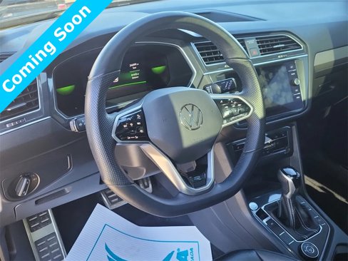 Used 2022 Volkswagen Tiguan SE R-Line image 9