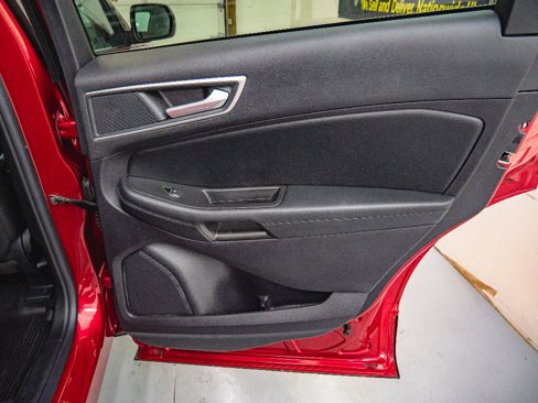 Used 2021 Ford Edge SEL image 12
