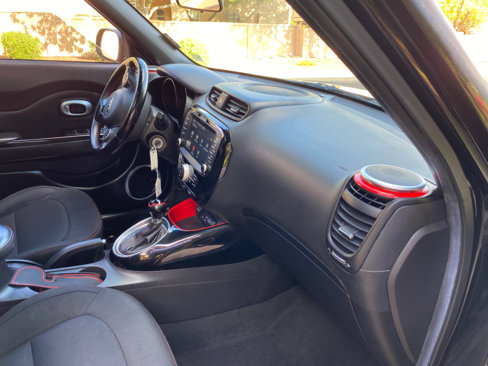 Used 2015 Kia Soul + image 60