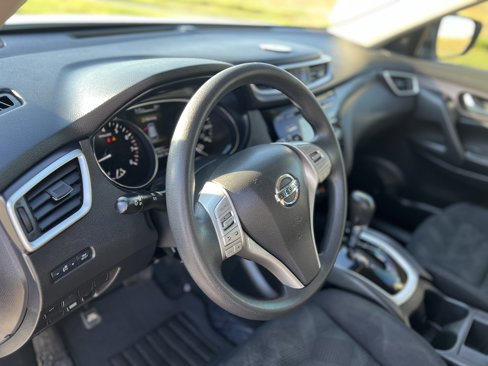 Used 2016 Nissan Rogue S image 14