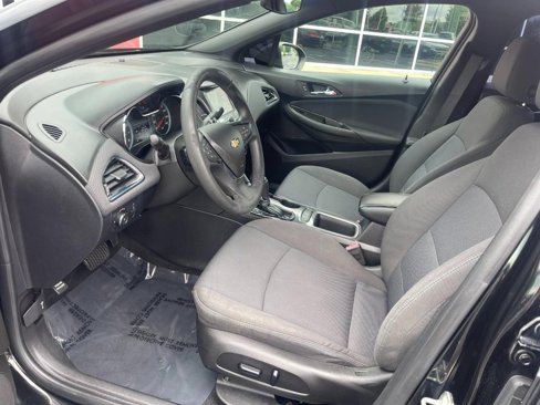 Used 2018 Chevrolet Cruze LT w/ Convenience Package image 15