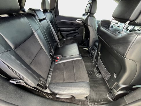 Used 2017 Jeep Grand Cherokee Altitude image 13