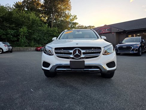 Used 2019 Mercedes-Benz GLC 300 4MATIC w/ Premium Package image 16