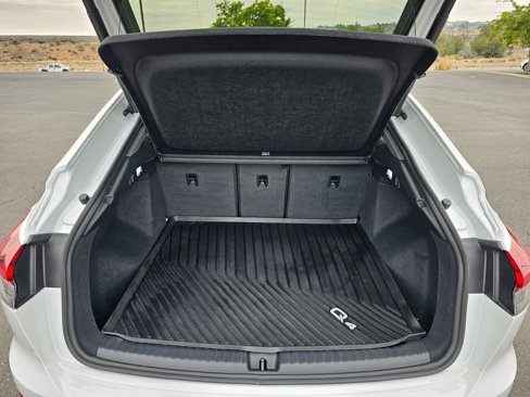 Used 2024 Audi Q4 e-tron Premium Plus image 30