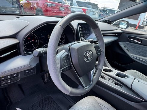 Used 2019 Toyota Avalon Limited image 15
