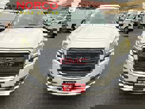 Used 2015 GMC Acadia SLE image 3